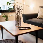 Bg Living & Hosting - Mosel-fachwerkhaus Nahe Calmont Klettersteig - 2 Schlafzimmer, Parkplatz, Wlan & Netflix, 5 Personen 에디게르-엘러