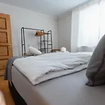 펜션 Bg Living & Hosting - Mosel-fachwerkhaus Nahe Calmont Klettersteig - 2 Schlafzimmer, Parkplatz, Wlan & Netflix, 5 Personen