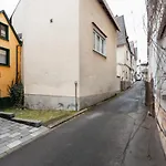 Bg Living & Hosting - Mosel-fachwerkhaus Nahe Calmont Klettersteig - 2 Schlafzimmer, Parkplatz, Wlan & Netflix, 5 Personen 에디게르-엘러