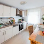 Bg Living & Hosting - Mosel-fachwerkhaus Nahe Calmont Klettersteig - 2 Schlafzimmer, Parkplatz, Wlan & Netflix, 5 Personen 펜션 에디게르-엘러