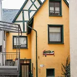 펜션 Bg Living & Hosting - Mosel-fachwerkhaus Nahe Calmont Klettersteig - 2 Schlafzimmer, Parkplatz, Wlan & Netflix, 5 Personen 에디게르-엘러
