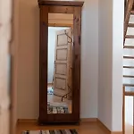 Bg Living & Hosting - Mosel-fachwerkhaus Nahe Calmont Klettersteig - 2 Schlafzimmer, Parkplatz, Wlan & Netflix, 5 Personen 에디게르-엘러
