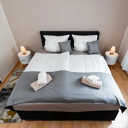 Bg Living & Hosting - Mosel-fachwerkhaus Nahe Calmont Klettersteig - 2 Schlafzimmer, Parkplatz, Wlan & Netflix, 5 Personen