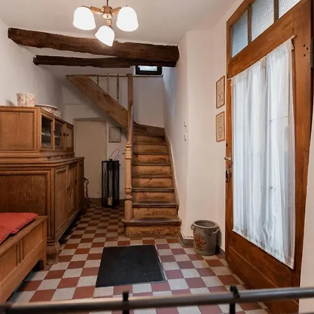 Bg Living & Hosting - Mosel-fachwerkhaus Nahe Calmont Klettersteig - 2 Schlafzimmer, Parkplatz, Wlan & Netflix, 5 Personen Feriehus *