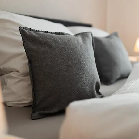 Feriehus Bg Living & Hosting - Mosel-fachwerkhaus Nahe Calmont Klettersteig - 2 Schlafzimmer, Parkplatz, Wlan & Netflix, 5 Personen *