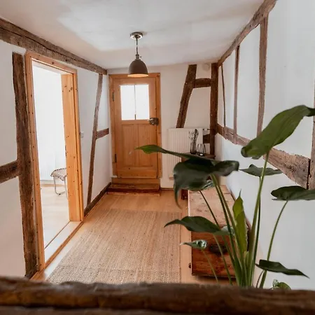 Mosel-fachwerkhaus In - & Komfortabel, Naehe Calmont Klettersteig, Bis 5 Personen - 2 Schlafzimmer & Netflix Holiday home Ediger-Eller