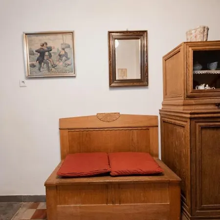 Holiday home Bg Living & Hosting - Mosel-fachwerkhaus Nahe Calmont Klettersteig - 2 Schlafzimmer, Parkplatz, Wlan & Netflix, 5 Personen *