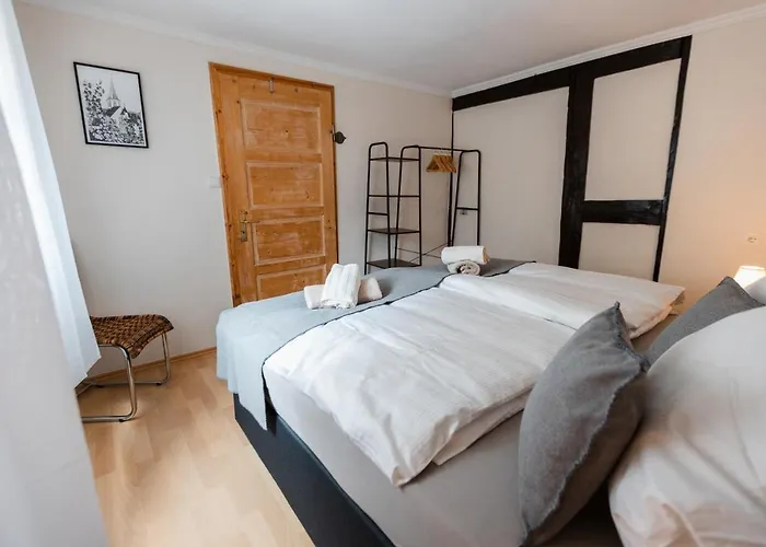 Bg Living & Hosting - Mosel-fachwerkhaus Nahe Calmont Klettersteig - 2 Schlafzimmer, Parkplatz, Wlan & Netflix, 5 Personen Casa de Férias Ediger-Eller