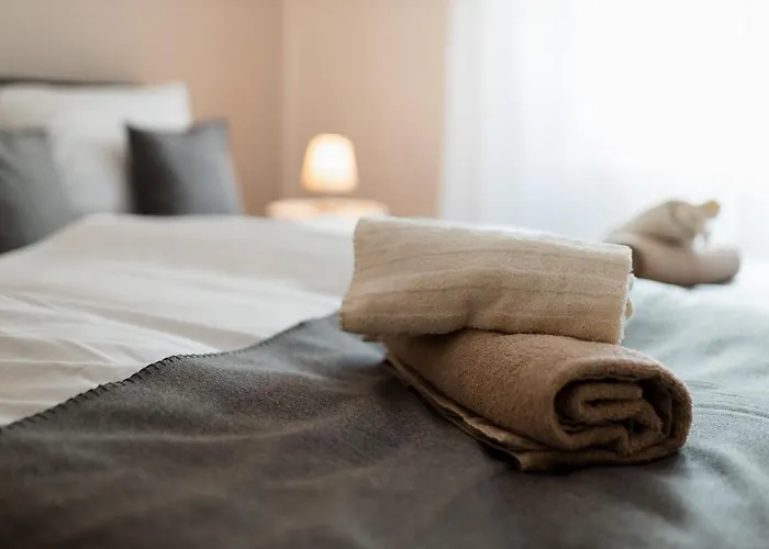 Bg Living & Hosting - Mosel-fachwerkhaus Nahe Calmont Klettersteig - 2 Schlafzimmer, Parkplatz, Wlan & Netflix, 5 Personen Ediger-Eller