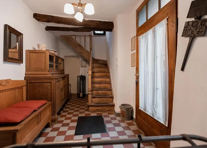 Bg Living & Hosting - Mosel-fachwerkhaus Nahe Calmont Klettersteig - 2 Schlafzimmer, Parkplatz, Wlan & Netflix, 5 Personen Casa de Férias *