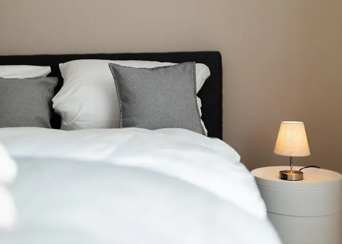 Bg Living & Hosting - Mosel-fachwerkhaus Nahe Calmont Klettersteig - 2 Schlafzimmer, Parkplatz, Wlan & Netflix, 5 Personen *