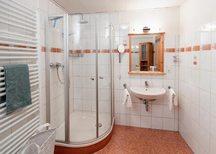 Bg Living & Hosting - Mosel-fachwerkhaus Nahe Calmont Klettersteig - 2 Schlafzimmer, Parkplatz, Wlan & Netflix, 5 Personen * Ediger-Eller