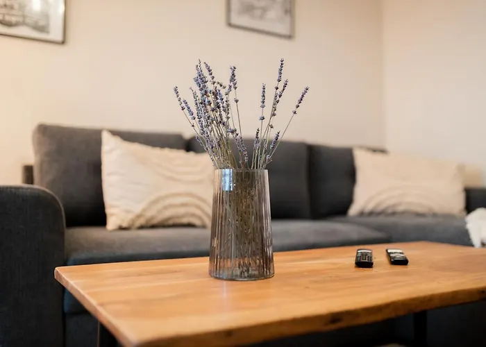 Bg Living & Hosting - Mosel-fachwerkhaus Nahe Calmont Klettersteig - 2 Schlafzimmer, Parkplatz, Wlan & Netflix, 5 Personen Casa de Férias Ediger-Eller