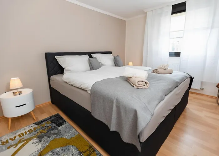 Bg Living & Hosting - Mosel-fachwerkhaus Nahe Calmont Klettersteig - 2 Schlafzimmer, Parkplatz, Wlan & Netflix, 5 Personen Ediger-Eller