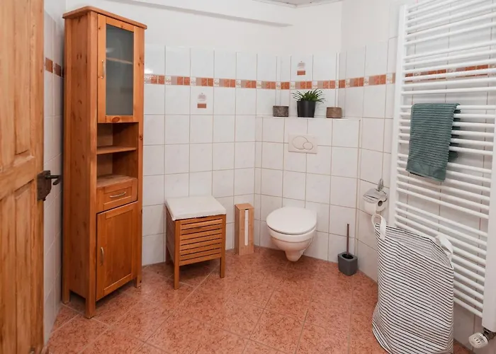 Bg Living & Hosting - Mosel-fachwerkhaus Nahe Calmont Klettersteig - 2 Schlafzimmer, Parkplatz, Wlan & Netflix, 5 Personen *