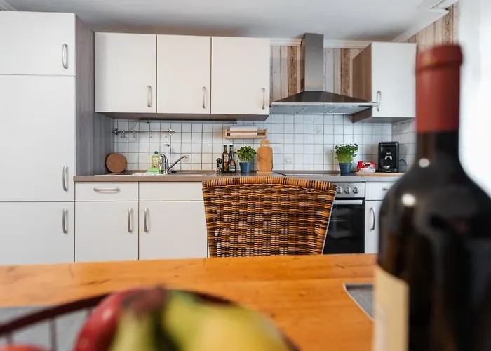 Bg Living & Hosting - Mosel-fachwerkhaus Nahe Calmont Klettersteig - 2 Schlafzimmer, Parkplatz, Wlan & Netflix, 5 Personen * Ediger-Eller