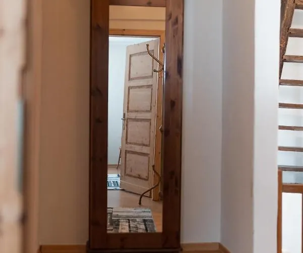 Bg Living & Hosting - Mosel-fachwerkhaus Nahe Calmont Klettersteig - 2 Schlafzimmer, Parkplatz, Wlan & Netflix, 5 Personen Ediger-Eller