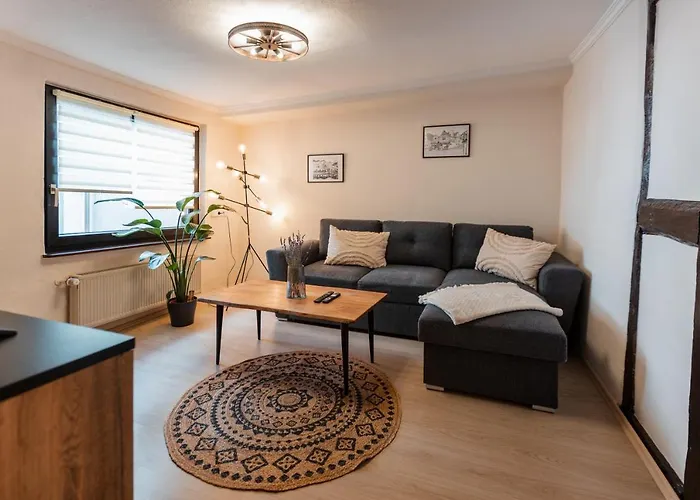 Bg Living & Hosting - Mosel-fachwerkhaus Nahe Calmont Klettersteig - 2 Schlafzimmer, Parkplatz, Wlan & Netflix, 5 Personen Casa de Férias *